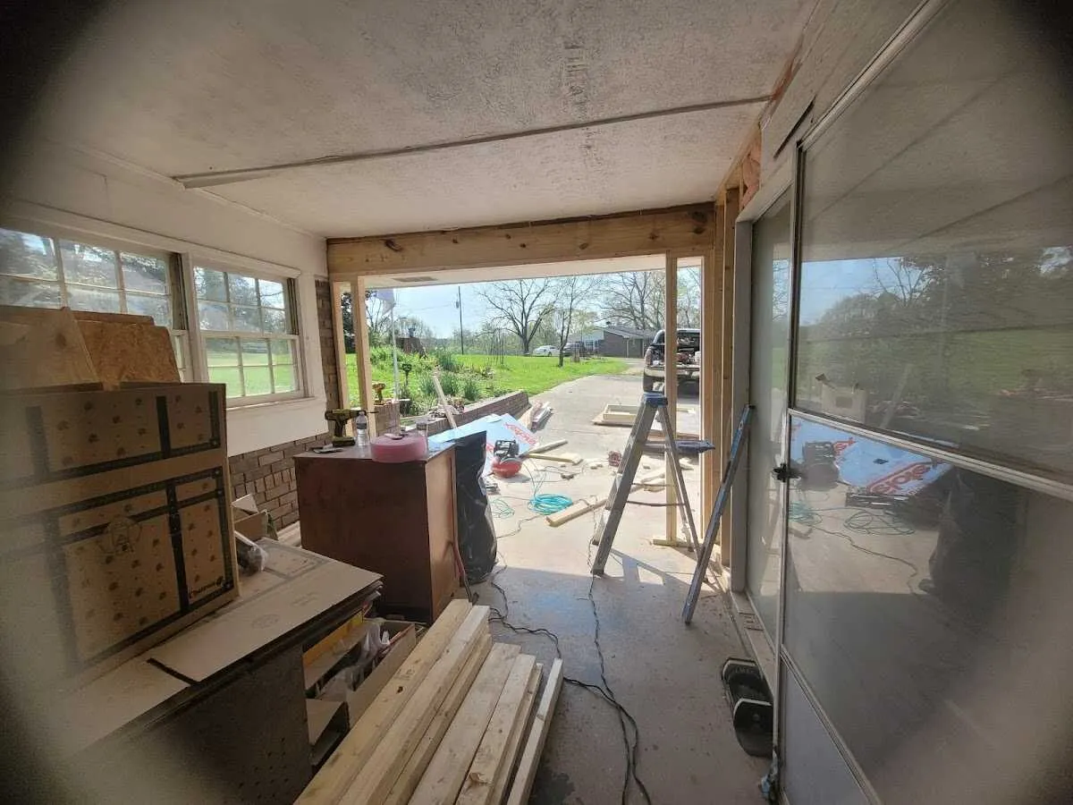 Air movers and dehumidifier for Drying & Dehumidification in Country Club Hills